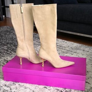 NIB Escada Cream Suede Boots